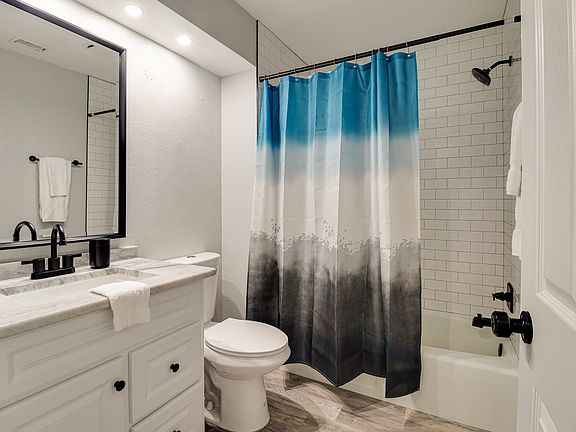 3rd image of 427 W Rich Ave