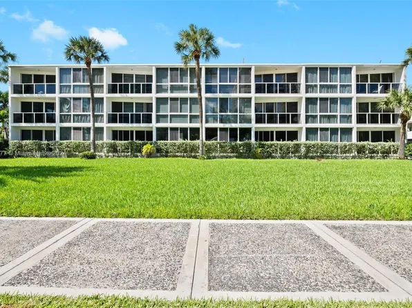 1 Harbour Way APT 203, Bal Harbour, FL 33154