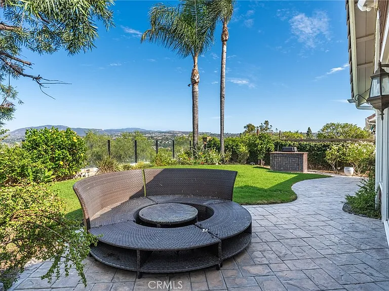 6430 Regents Ct — Photo 31