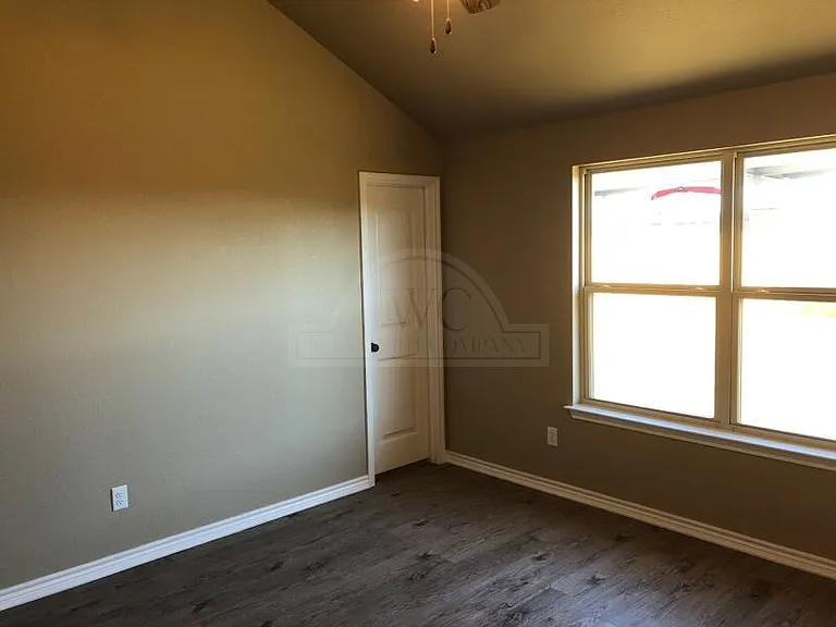 4314 Hunters Place Dr — Photo 8