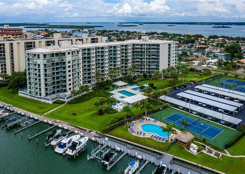 1st image of 670 Island Way APT 300