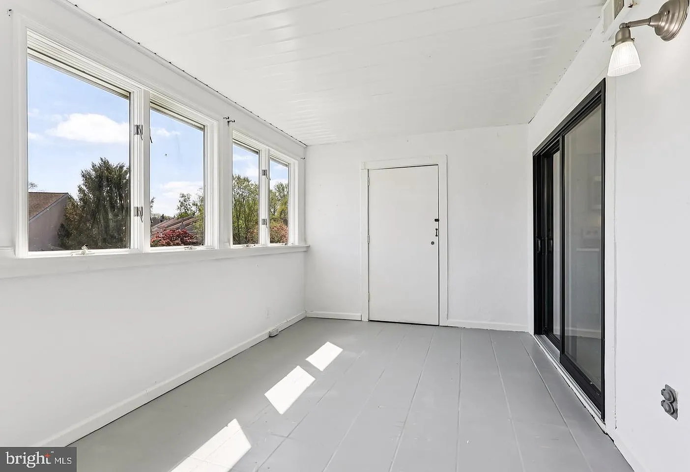 3 bed, 2.0 bath, 1520 sqft, $2,000 — Photo 4
