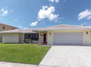 1091 Singer Dr, Riviera Beach, FL 33404