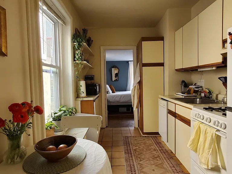 1904 Pine St #2R — Photo 7