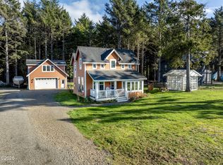 11402 NE Coos St, Newport, OR 97365