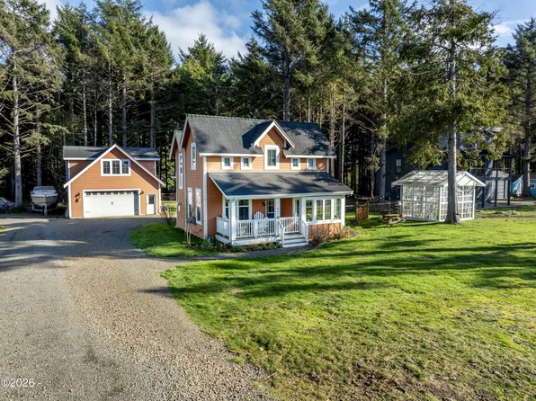 11402 NE Coos St, Newport, OR 97365