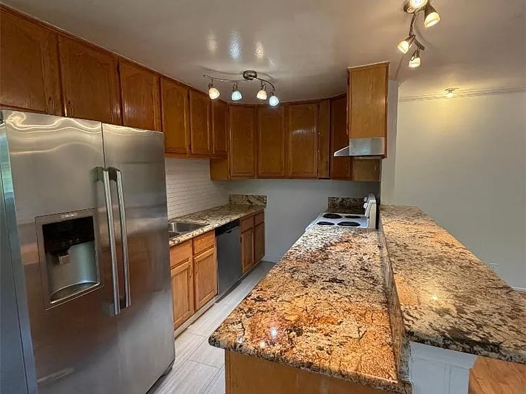 5403 Newcastle Ave #8 — Photo 8