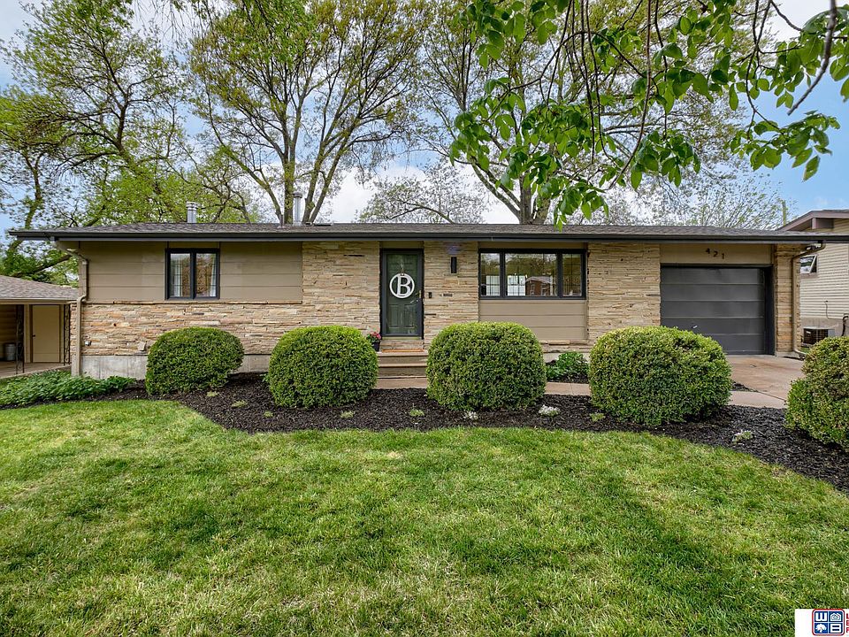 1st image of 421 Jeffery Dr