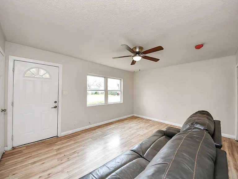 10506 Sierra Dr — Photo 13