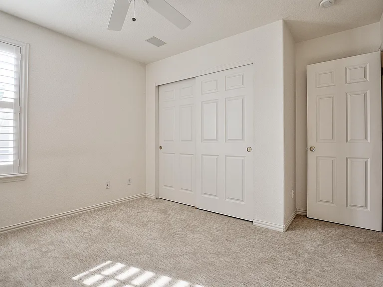 8300 Fairmount Dr — Photo 14