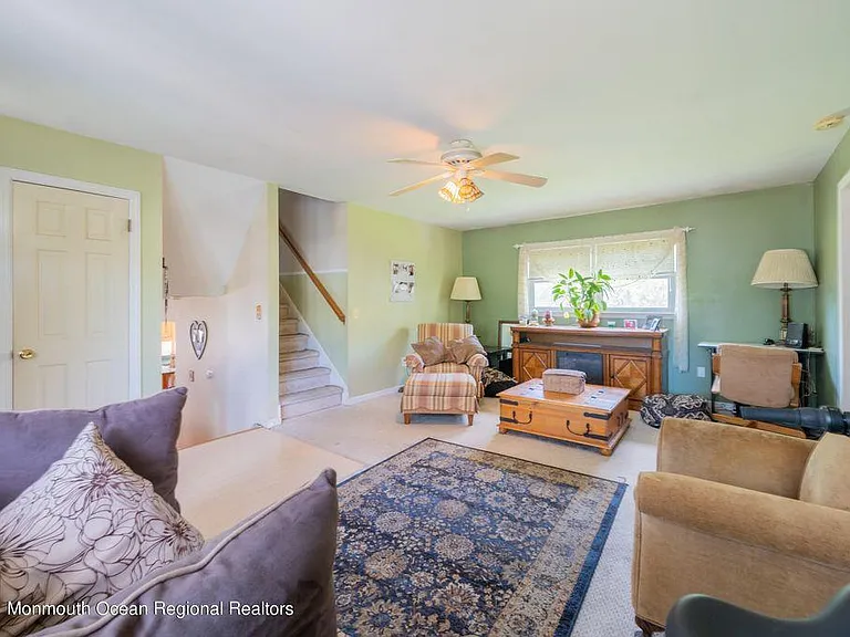 1016 Dove St — Photo 10