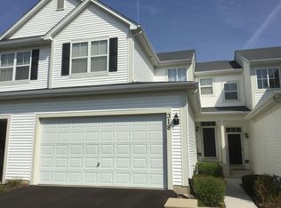 318 Grand Ridge Rd, Saint Charles, IL 60175