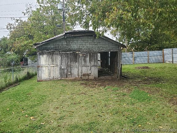3rd image of 109 N 11th St