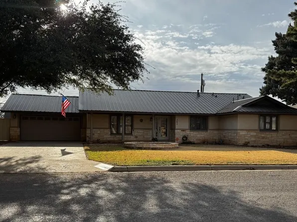 203 NE 26th St, Lamesa, TX 79331