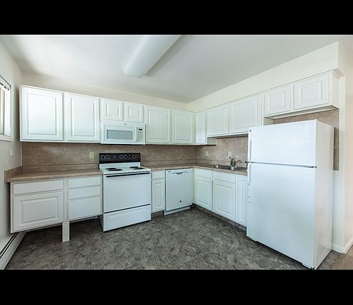2nd image of 315 Ellis Ave #8
