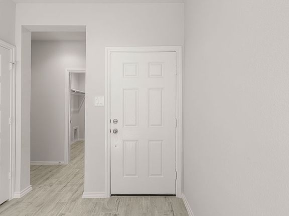 3rd image of 3116 Yellow Pine Dr