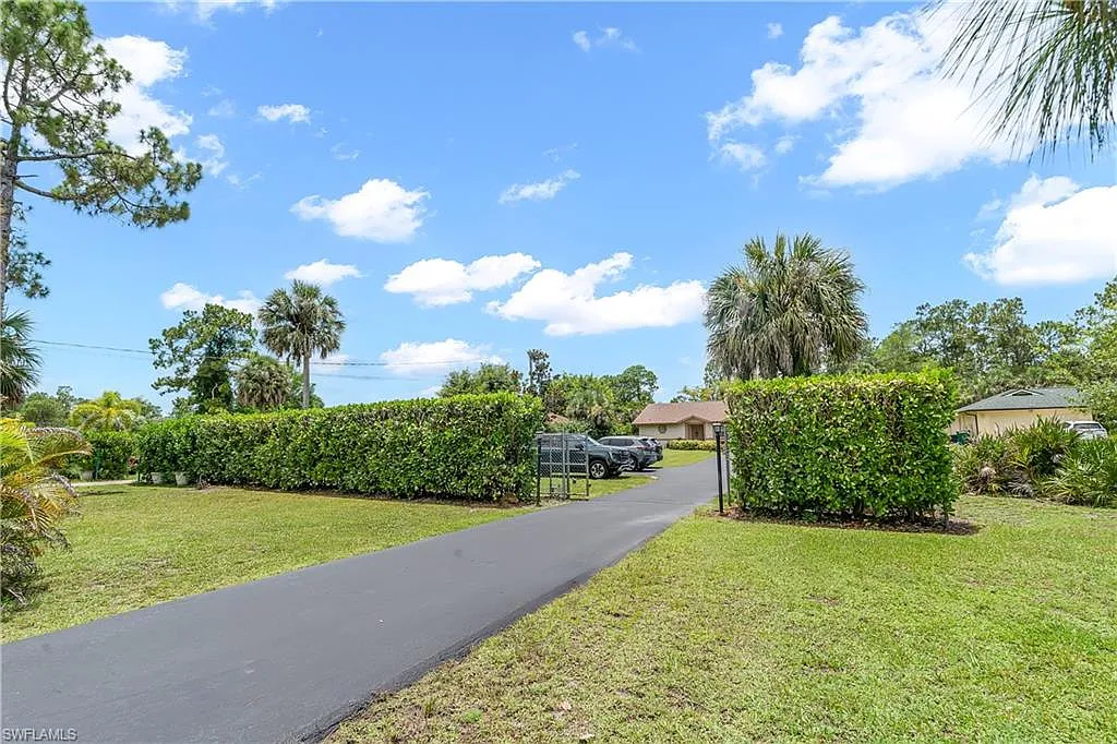 3 bed, 2.0 bath, 1558 sqft, $6,000 — Photo 2