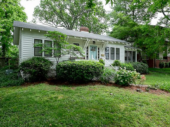 2nd image of 2614 Essex Pl
