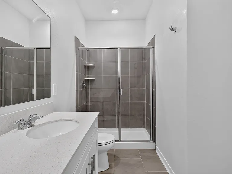 680 Grove St — Photo 15