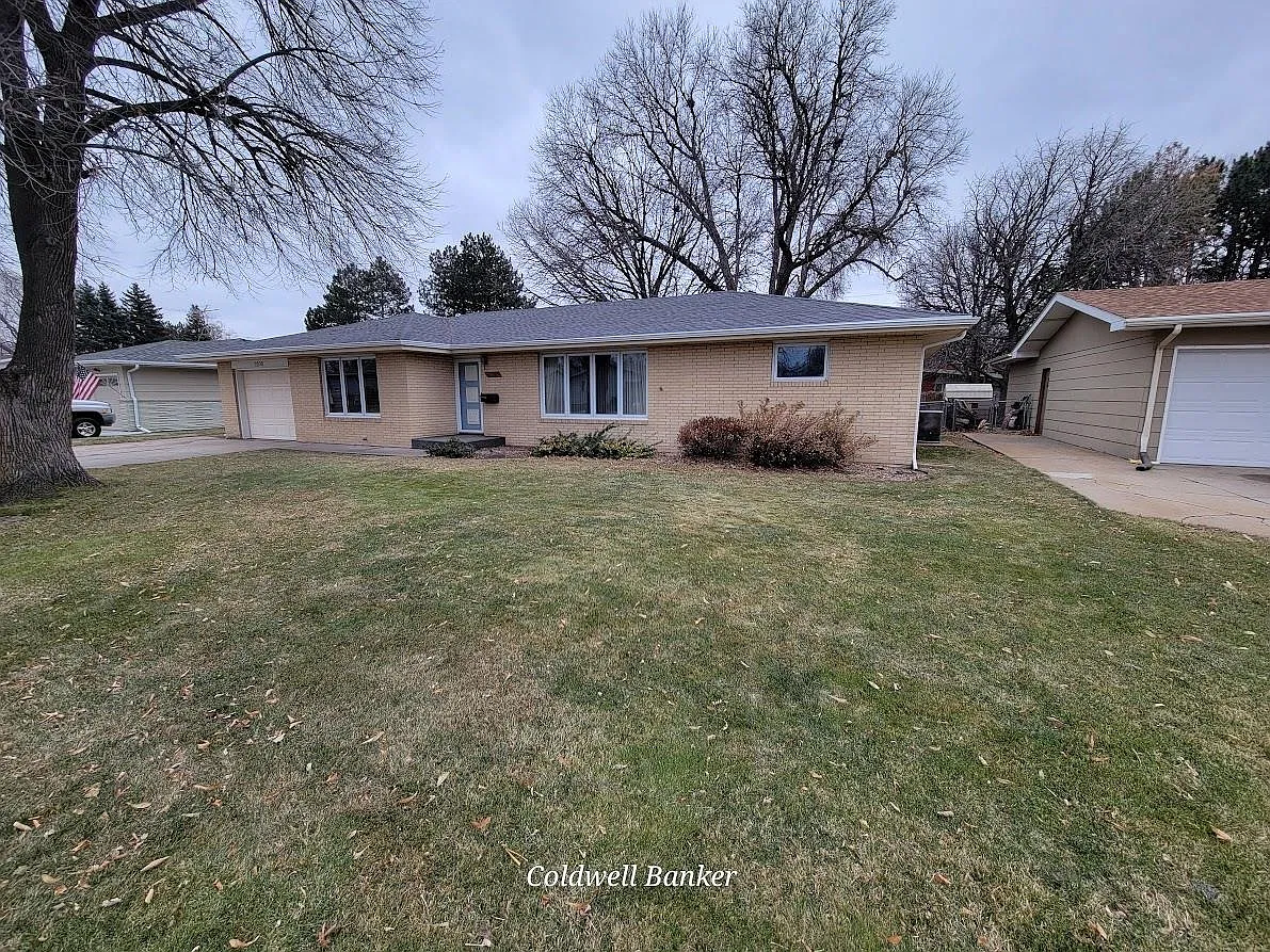 3 bed, 1941 sqft, $1,750 — Photo 1