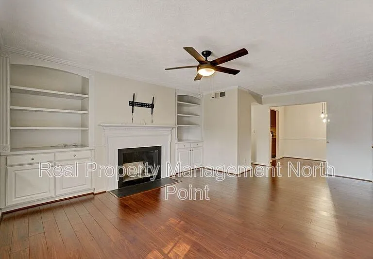 3513 Essex Ave — Photo 8