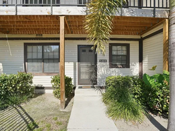 5369 Treetops Dr #M-102, Naples, FL 34113