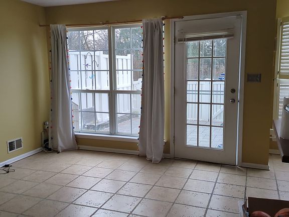 3rd image of 6 Cabot Way