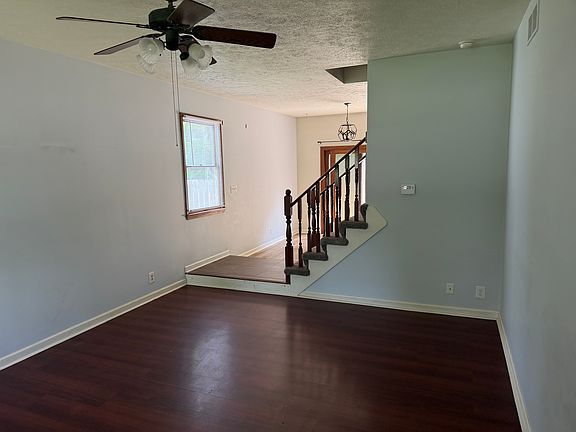 5th image of 405 Woodlawn Ave
