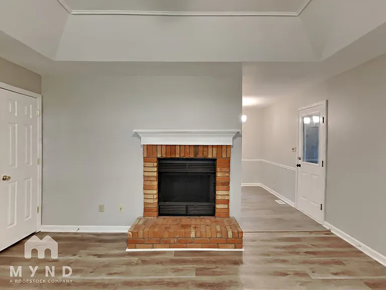4020 Hudson Dr — Photo 6