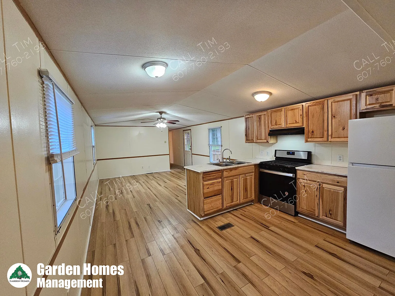 3 bed, 1.5 bath, 924 sqft, $1,325 — Photo 2