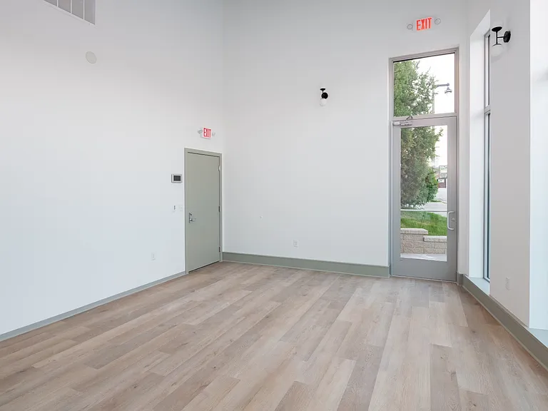 2557 S Kinnickinnic Ave #101 — Photo 6