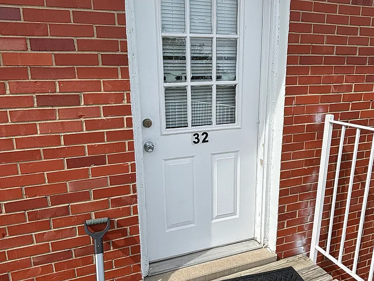 905 W Benton St #32 — Photo 10