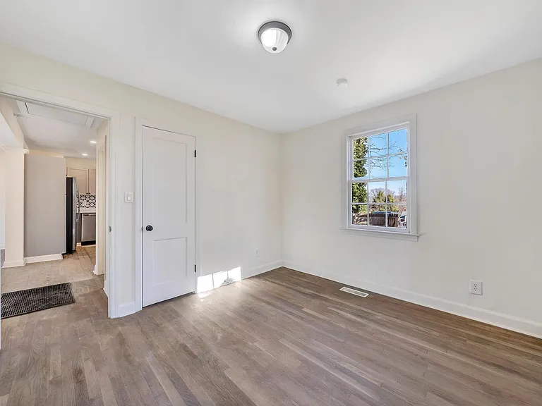 2529 Maiden Ln SW — Photo 4