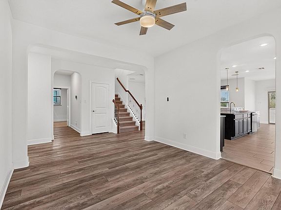 4th image of 230 Jarbridge Dr