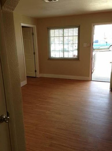2nd image of 2880 Bryant St