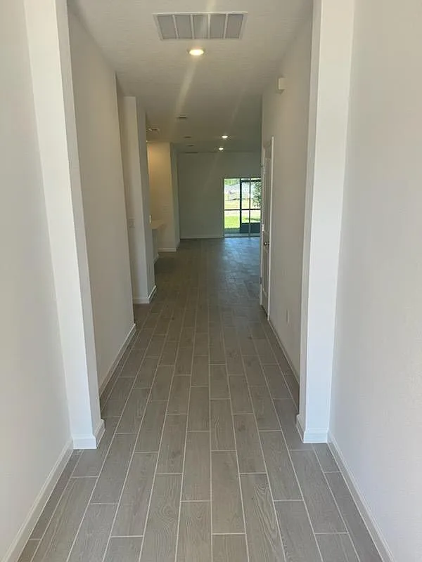 4 bed, 1943 sqft, $2,150 — Photo 2