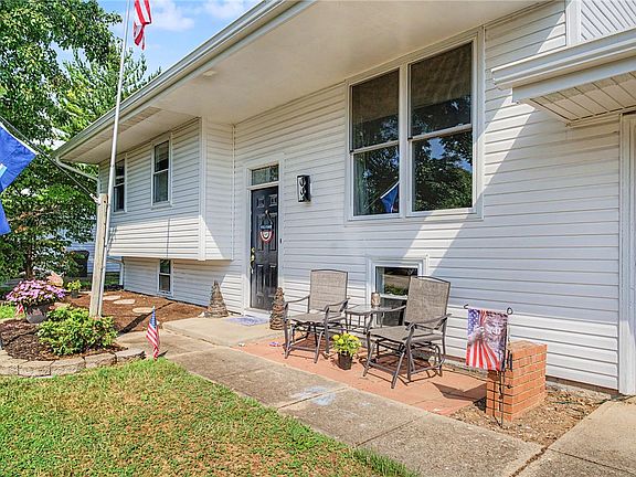 4th image of 148 Beverly Pl