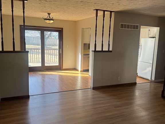 4th image of 5811 Queens Dr