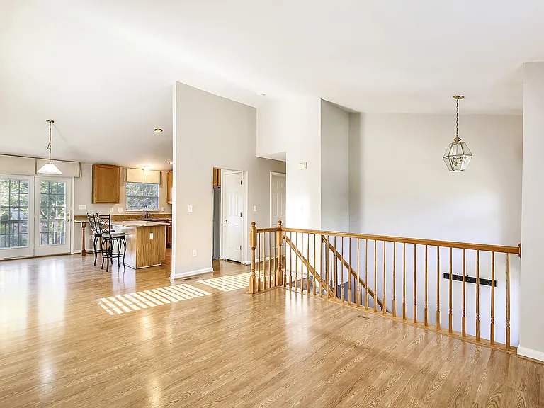 102 W Deer Park Rd — Photo 51