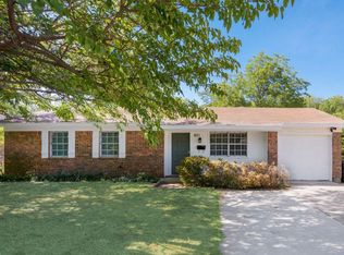 821 W Spurgeon St, Fort Worth, TX 76115