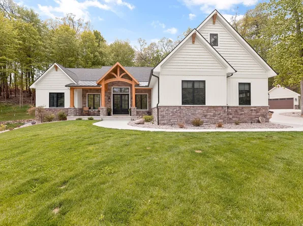 56103 Stone Hill Ct, Bristol, IN 46507
