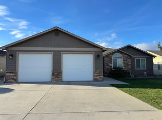 1359 Boulder Loop, East Wenatchee, WA 98802