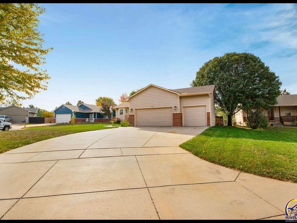 2nd image of 1511 E Village Estates Ct
