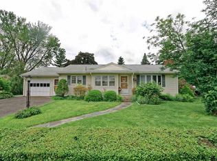 4 Rudolph Ct, Cohoes, NY 12047