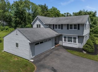 4 Orchid Pl, Lebanon, NJ 08833