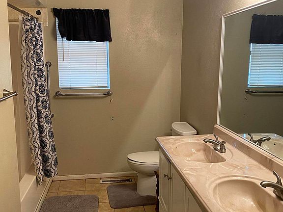 5th image of 715 Chapin Ln