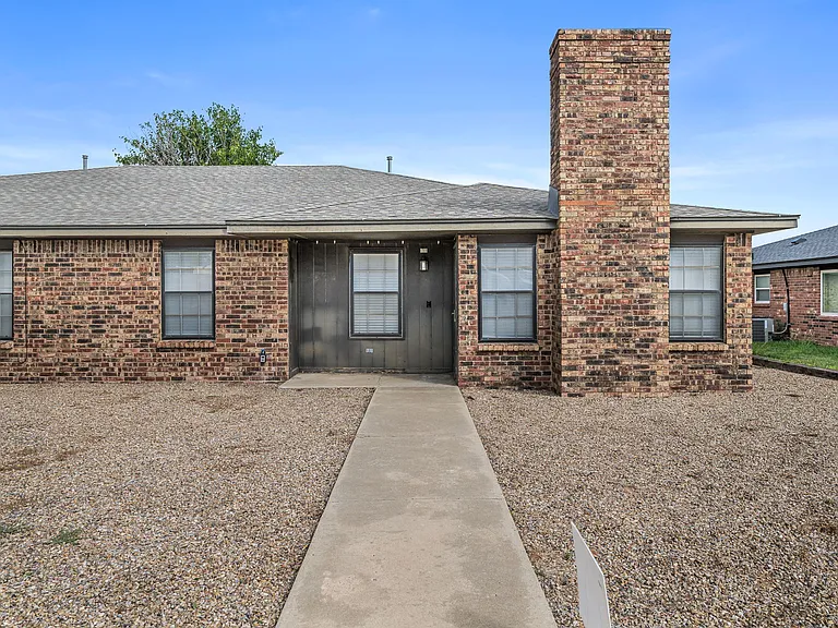 6004 Estacado Ln — Photo 1