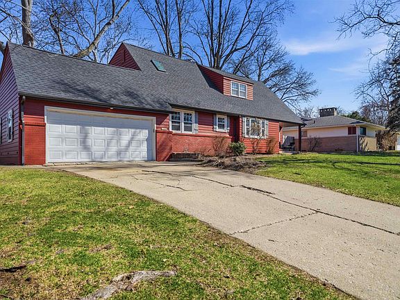 3rd image of 5702 N Biltmore Ave