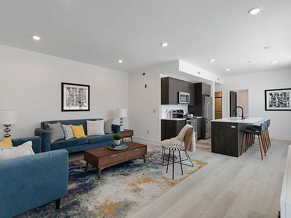 4th image of 3045 Richmond St #502