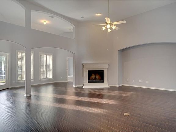 2nd image of 1140 Cogburn Ct